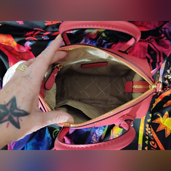 Michael Kors Hyde Sm Satchel - Picture 7 of 10